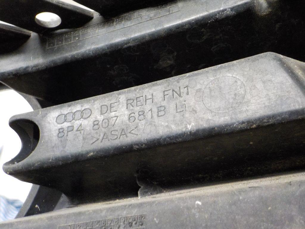 Решетка в бампер левая для  BMW X3 E83 2004-2010