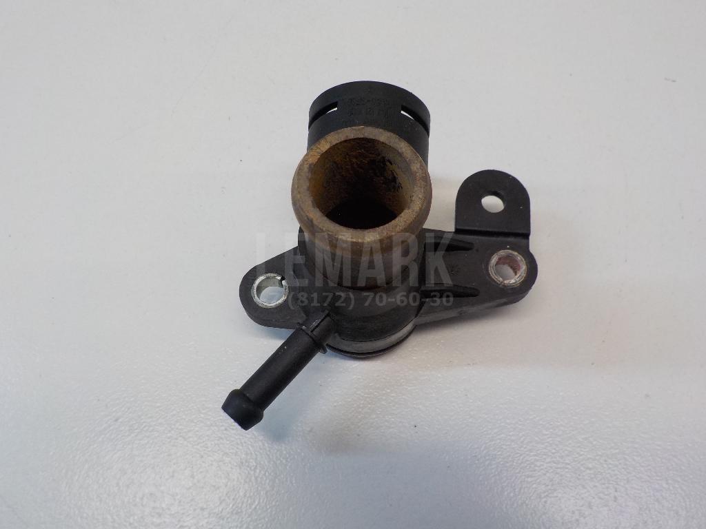 Тройник системы охлаждения 06J121132G VAG