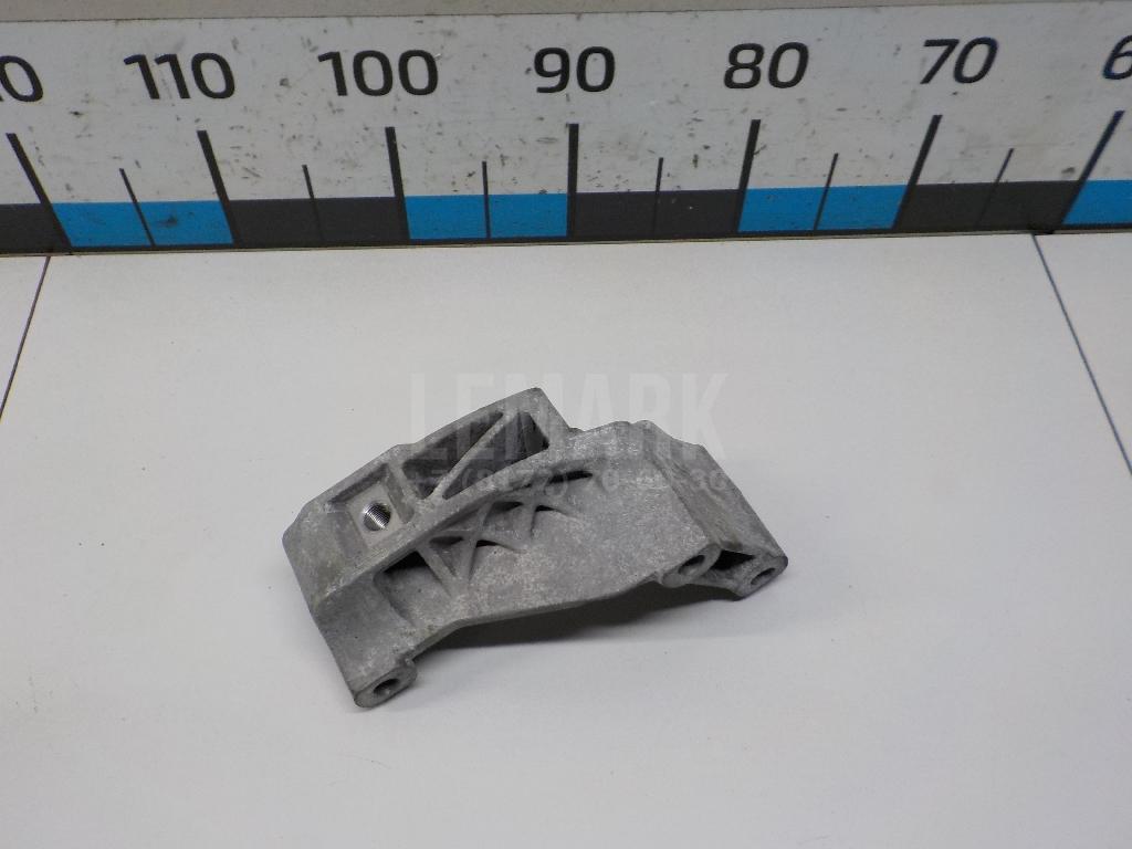 Кронштейн опоры двигателя 11232JD00A Nissan