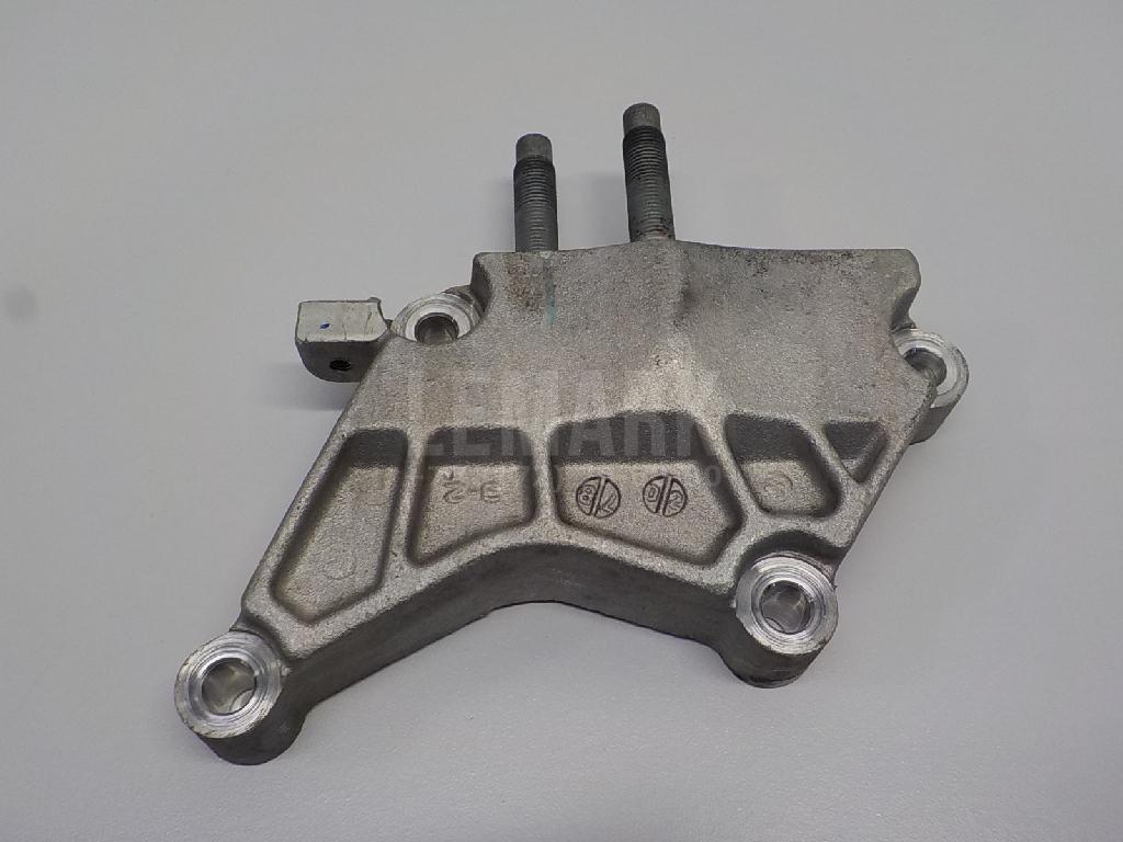Кронштейн двигателя правый 216702F020 Hyundai-Kia