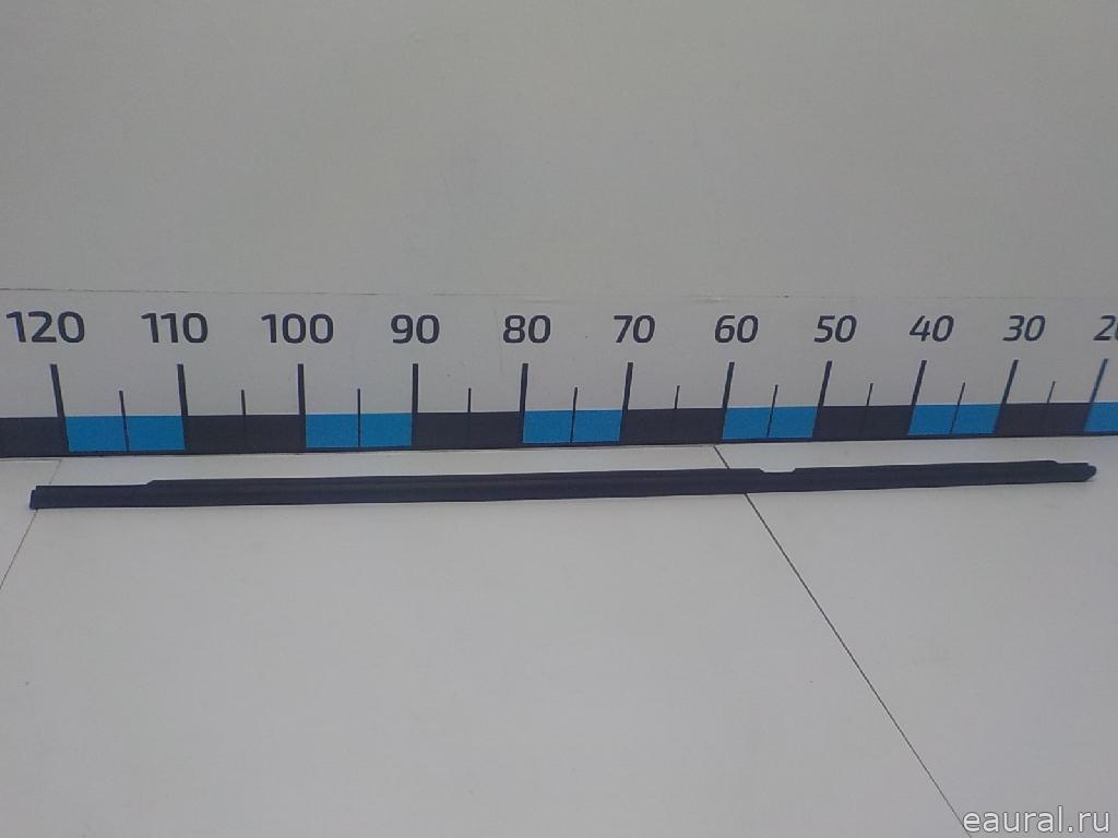 Накладка стекла заднего левого