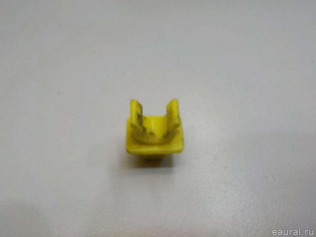 Фиксатор подставки капота