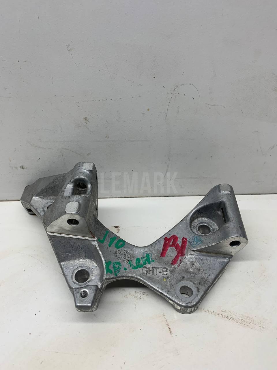 Кронштейн генератора 11710BB00A Nissan