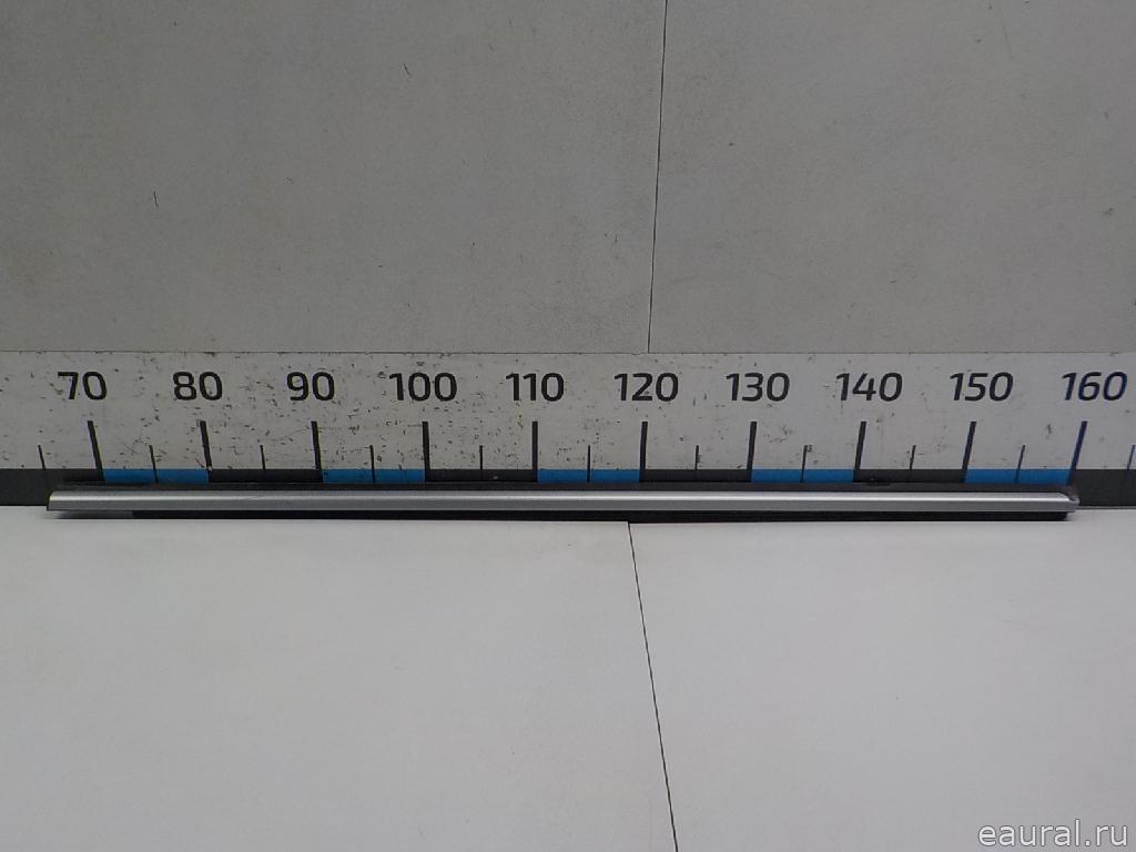 Накладка стекла заднего левого
