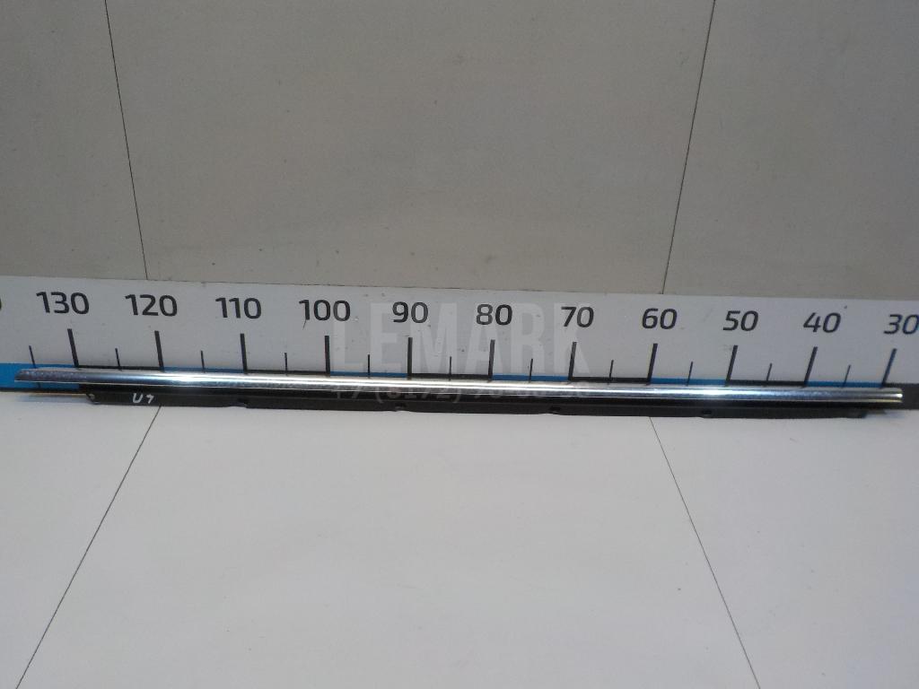 Накладка стекла переднего левого 1K5837475B VAG