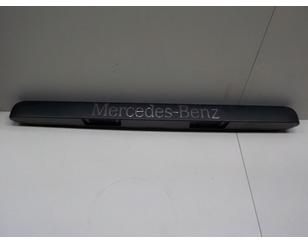 Накладка двери багажника для Mercedes Benz Vito/Viano-(639) 2003-2014 б/у состояние отличное
