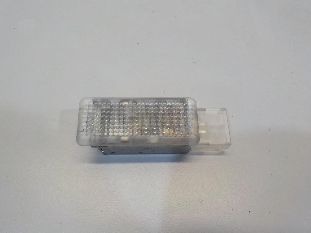 Плафон салонный 7L0947415 VAG