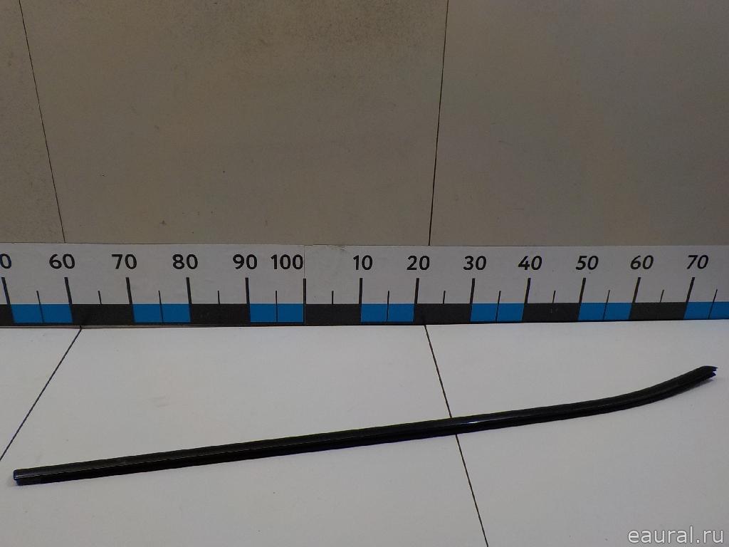 Накладка стекла переднего правого