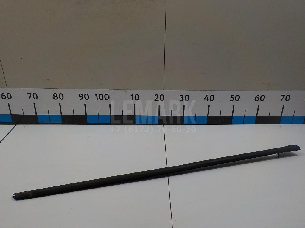 Накладка стекла переднего правого 6R48374785AP VAG