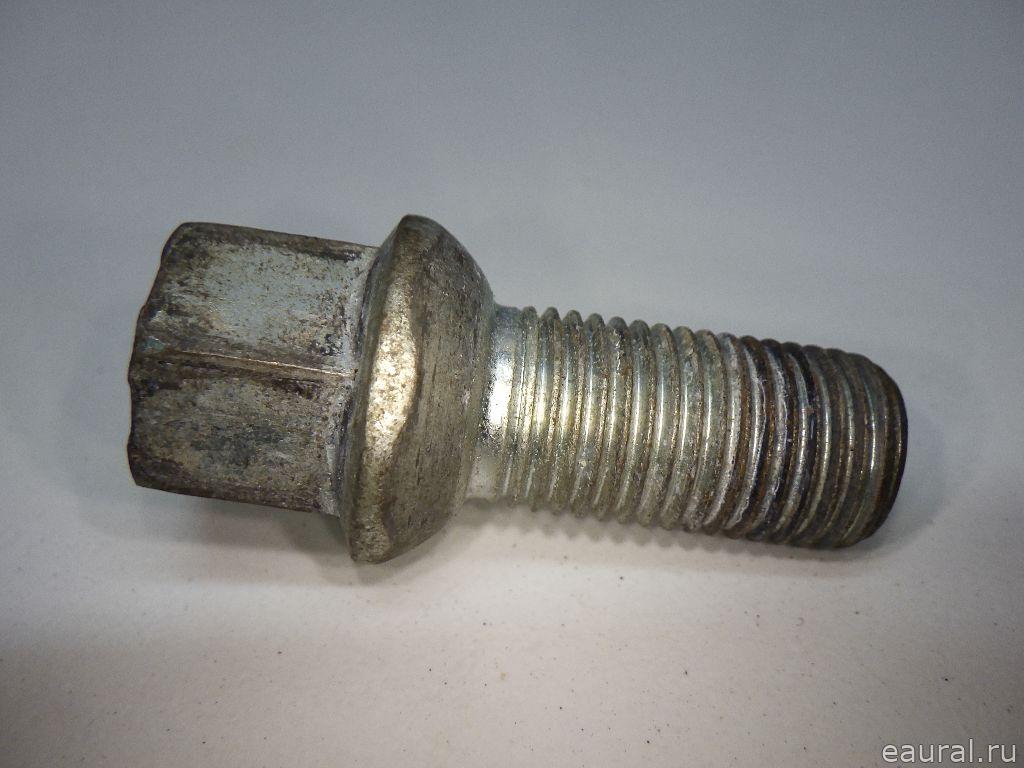 Болт колесный