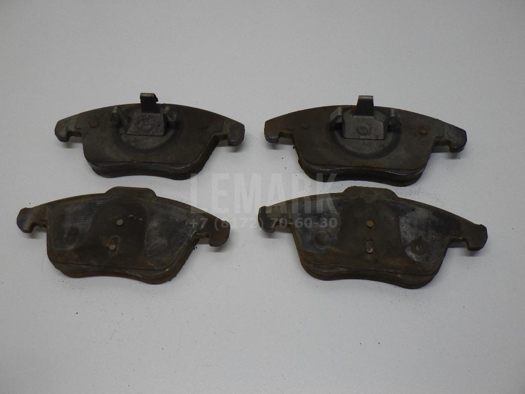 Колодки тормозные передние к-кт 30793540 Volvo