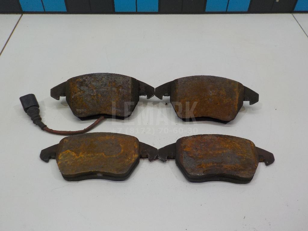 Колодки тормозные передние к-кт 4F0698151D VAG