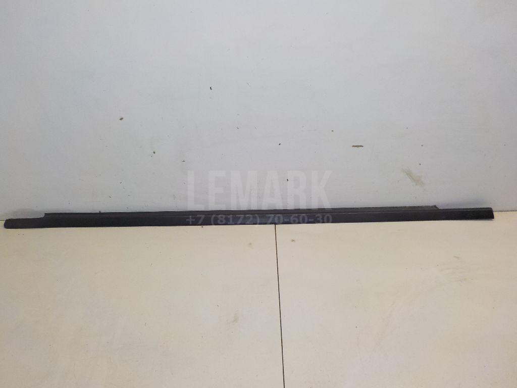 Накладка стекла заднего правого