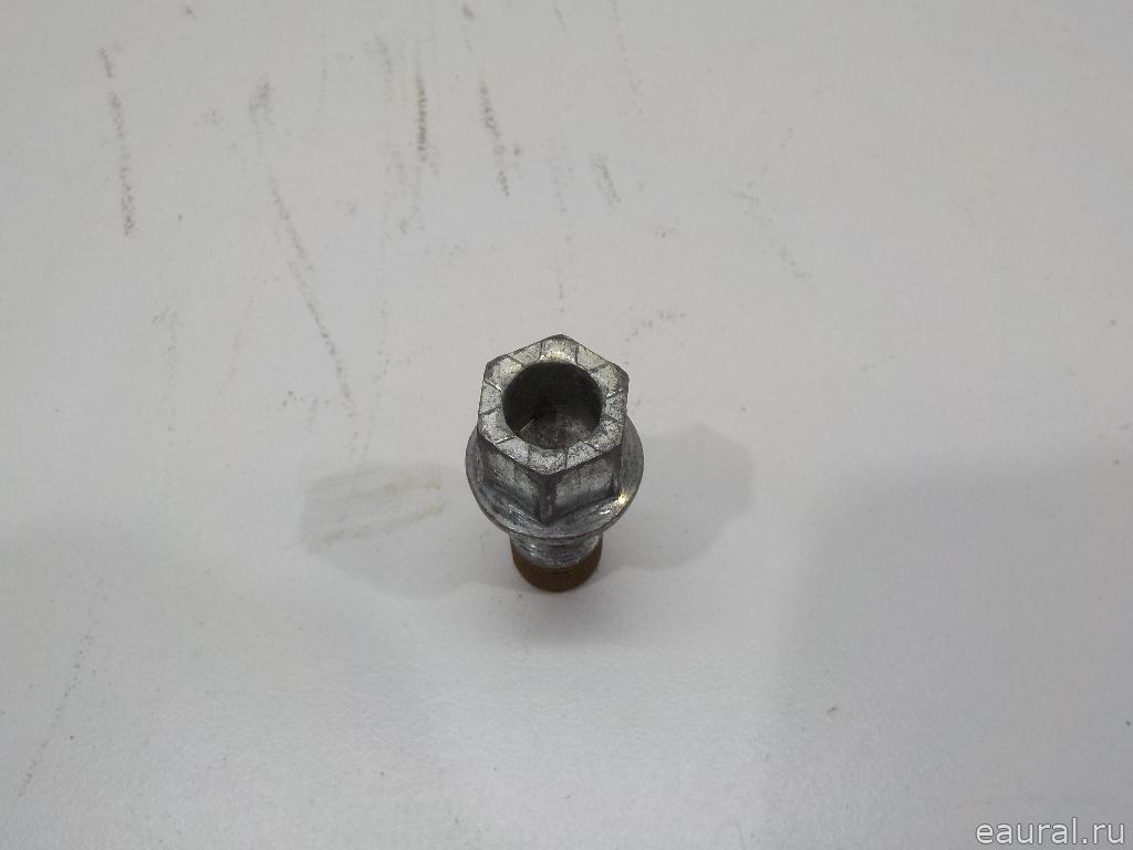 Болт колесный