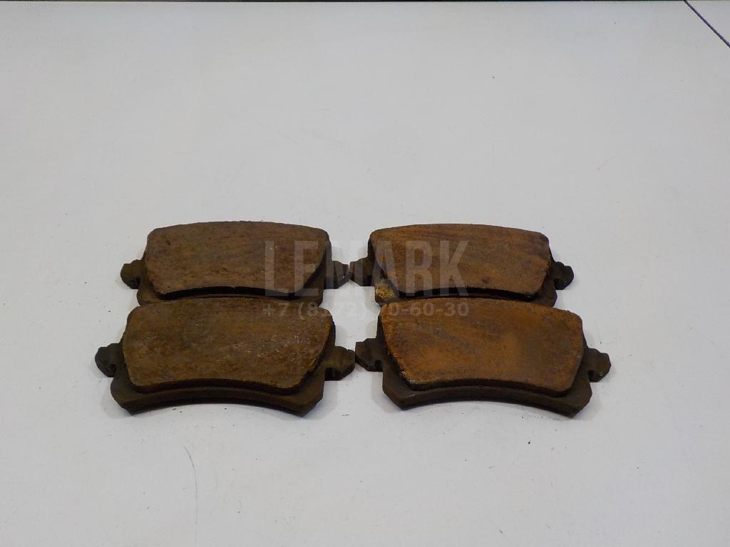 Колодки тормозные задние дисковые к-кт 5N0698451 VAG
