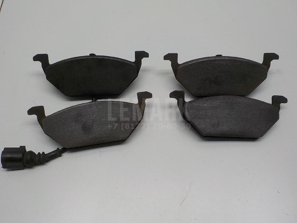 Колодки тормозные передние к-кт 1K0698151F VAG
