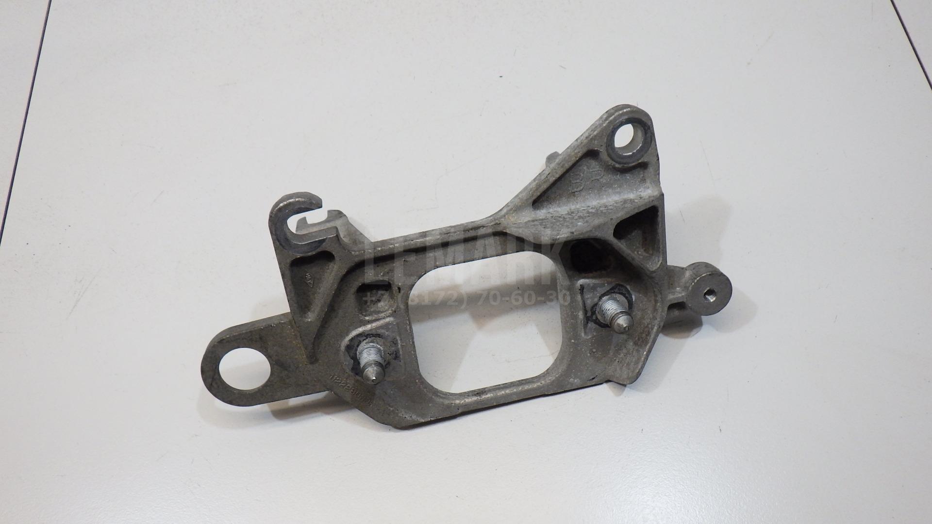 Кронштейн опоры двигателя 1122200Q0B Nissan