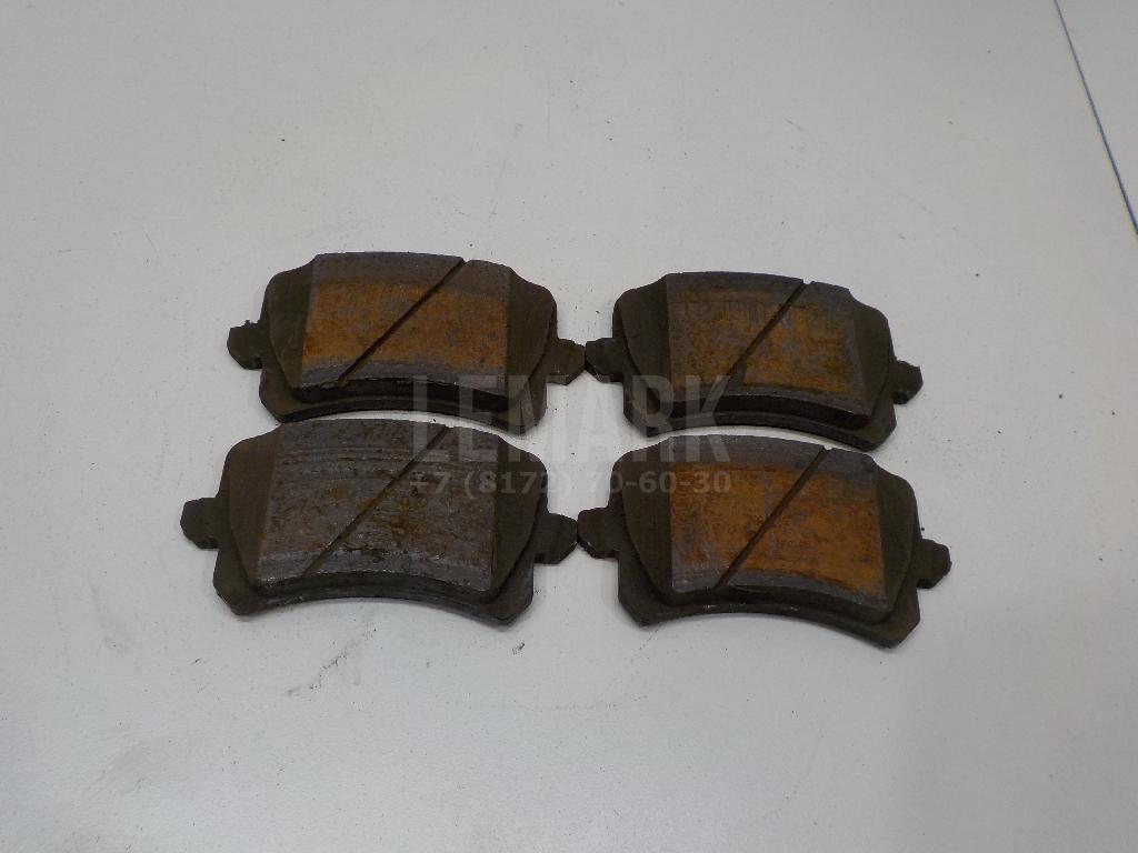 Колодки тормозные задние дисковые к-кт 3C0698451F VAG