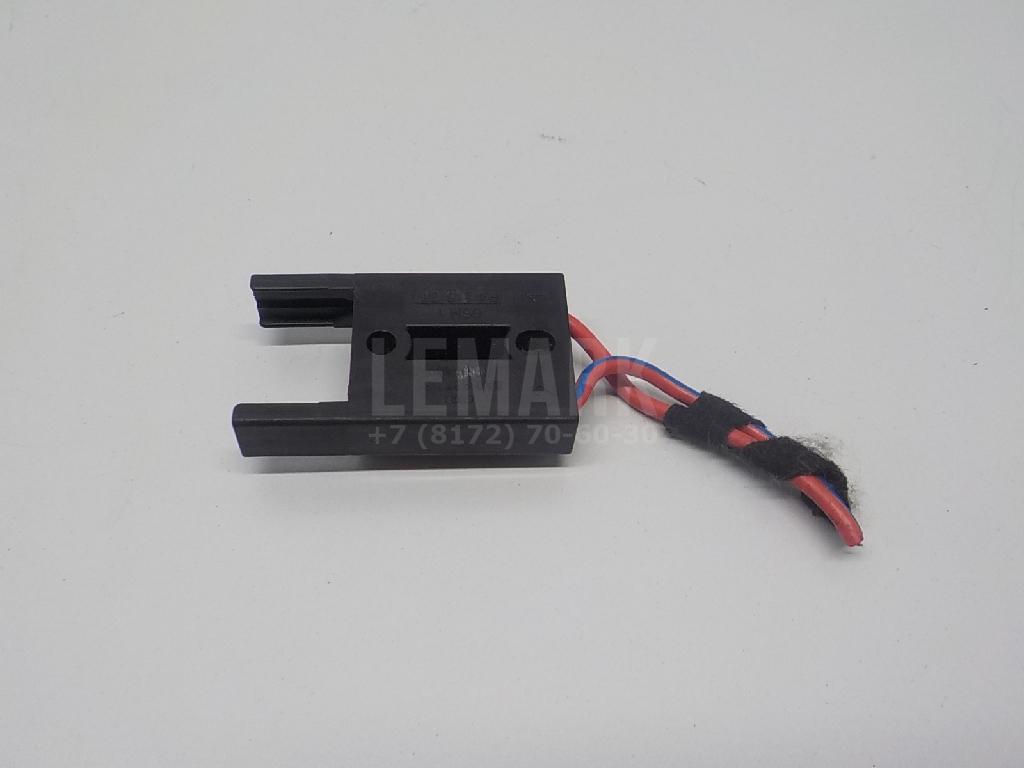 Держатель предохранителя 8A0937530 VAG