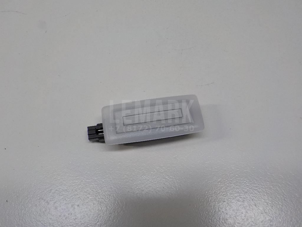 Плафон салонный 10A947109A VAG