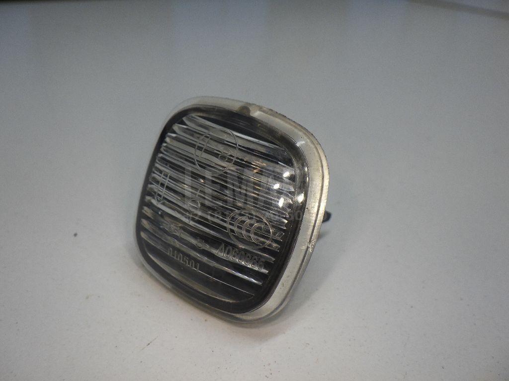 Повторитель на крыло белый 1U0949127B VAG