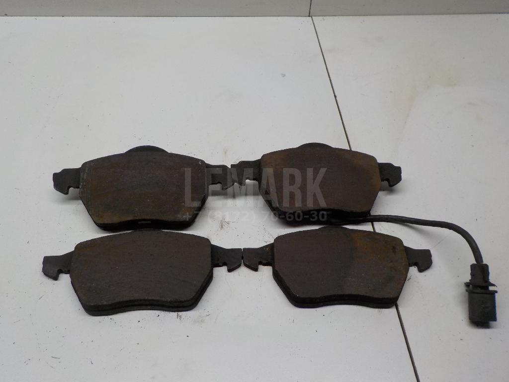 Колодки тормозные передние к-кт 05P790 LPR / AP