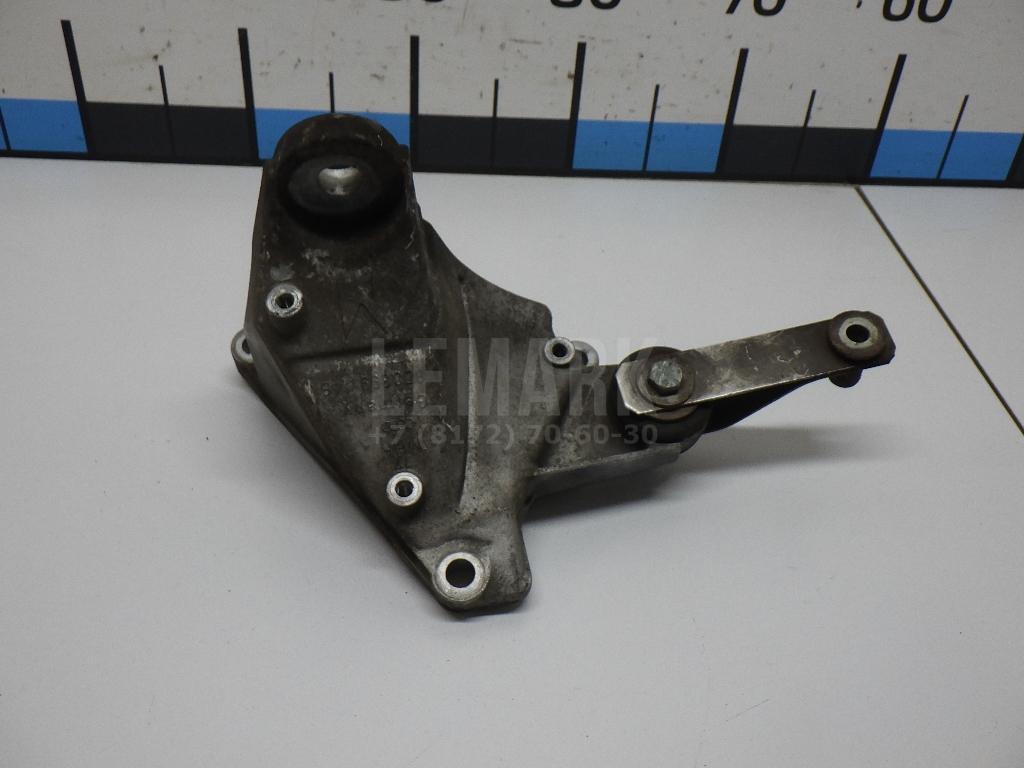 Кронштейн КПП правый 8D0399114S VAG