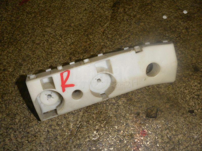 Направляющая заднего бампера правая 85270JG00A Nissan