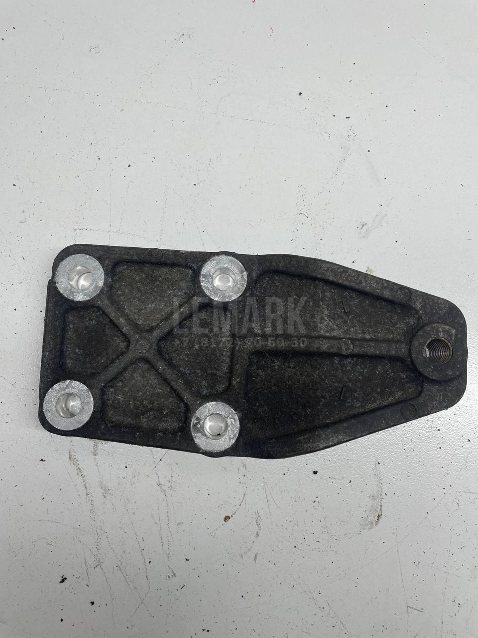 Кронштейн редуктора 5239142140 Toyota