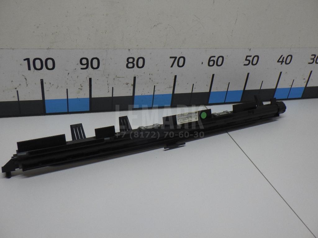 Шторка солнцезащитная 7P6861317A82V VAG