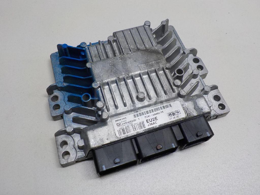 Блок управления двигателем 1561024 Ford