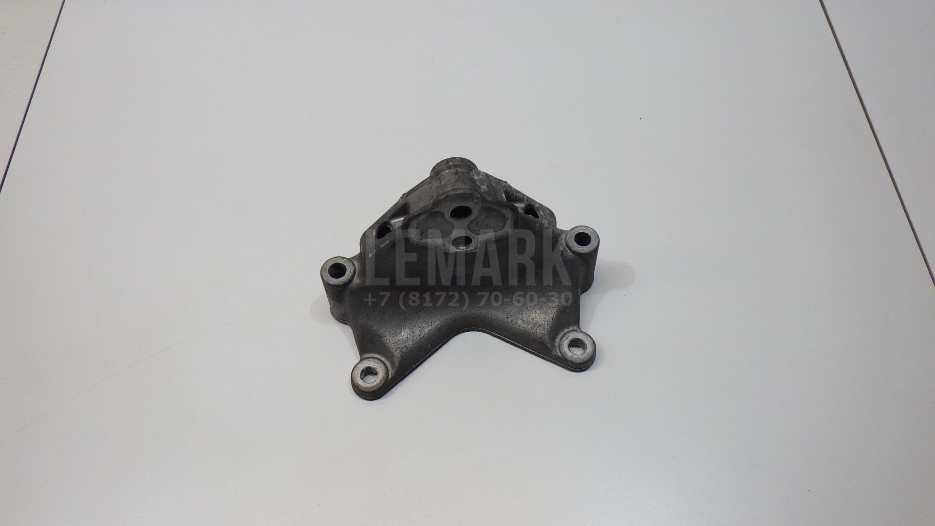 Кронштейн опоры КПП 7L0399649D VAG