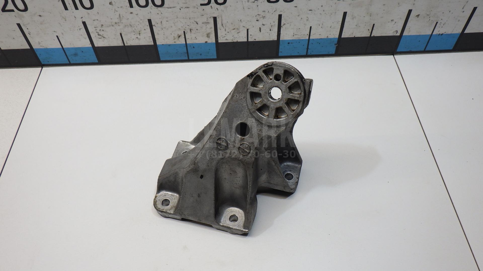 Кронштейн двигателя правый 7L6199308D VAG