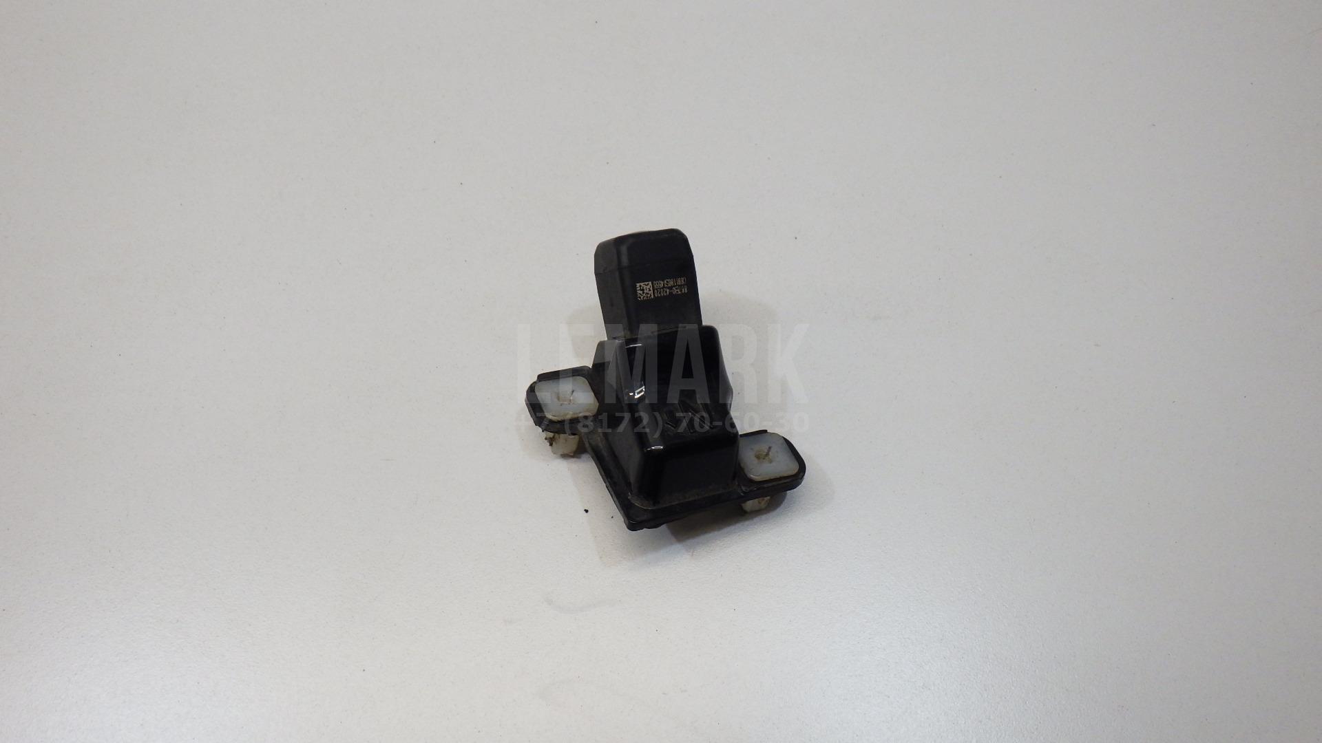 Камера заднего вида 867B042020 Toyota