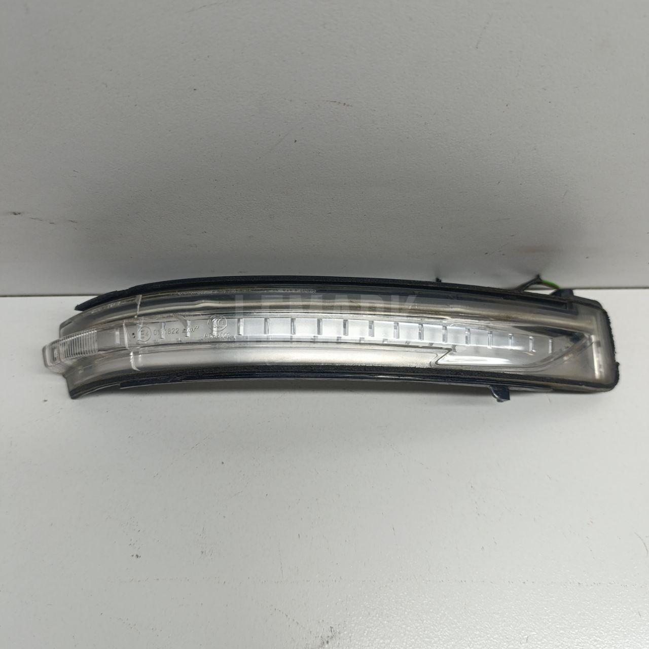 Повторитель в зеркало 261604BA0C Nissan