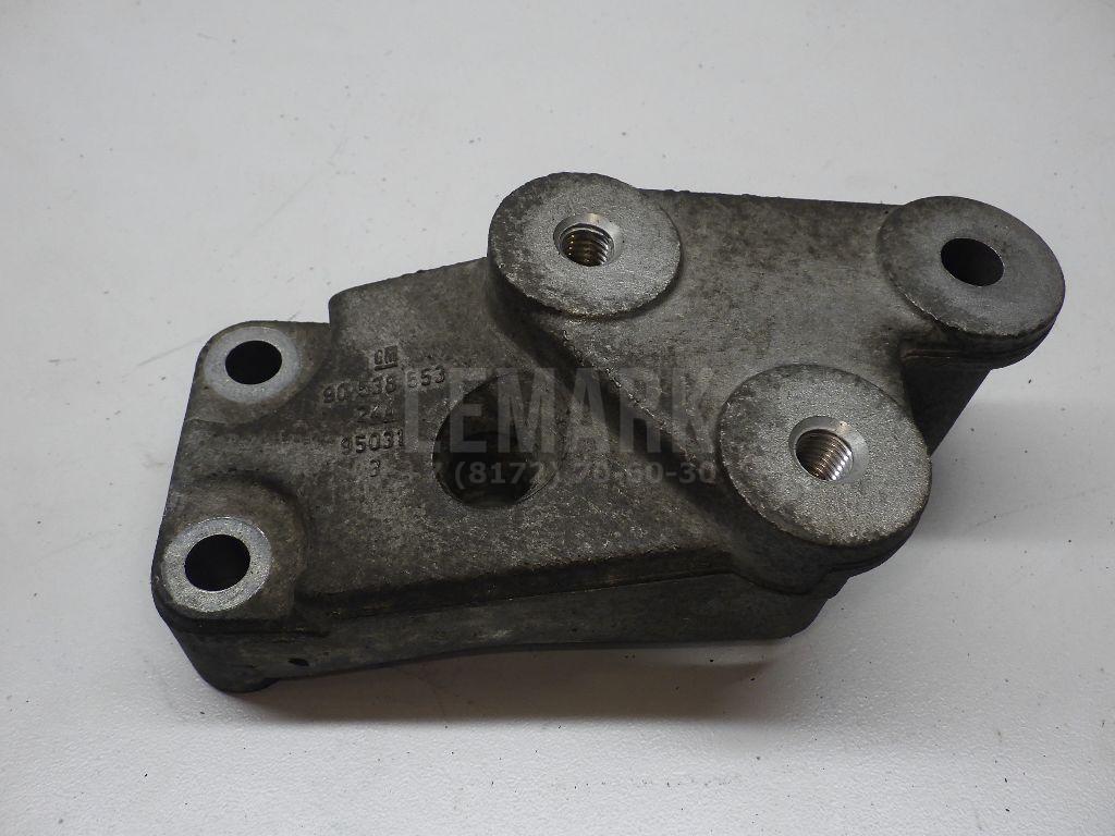 Кронштейн КПП левый 90538553 GM