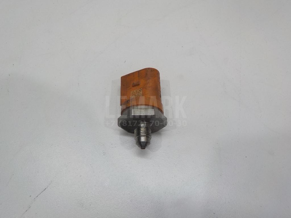 Датчик давления топлива 06J906051D VAG