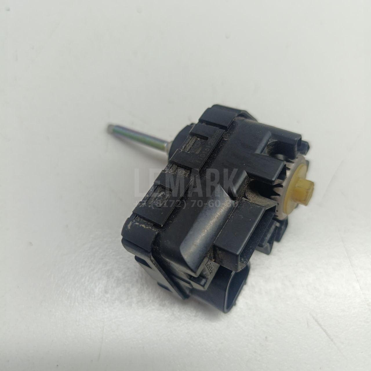 Моторчик корректора фары 8566112010 Toyota