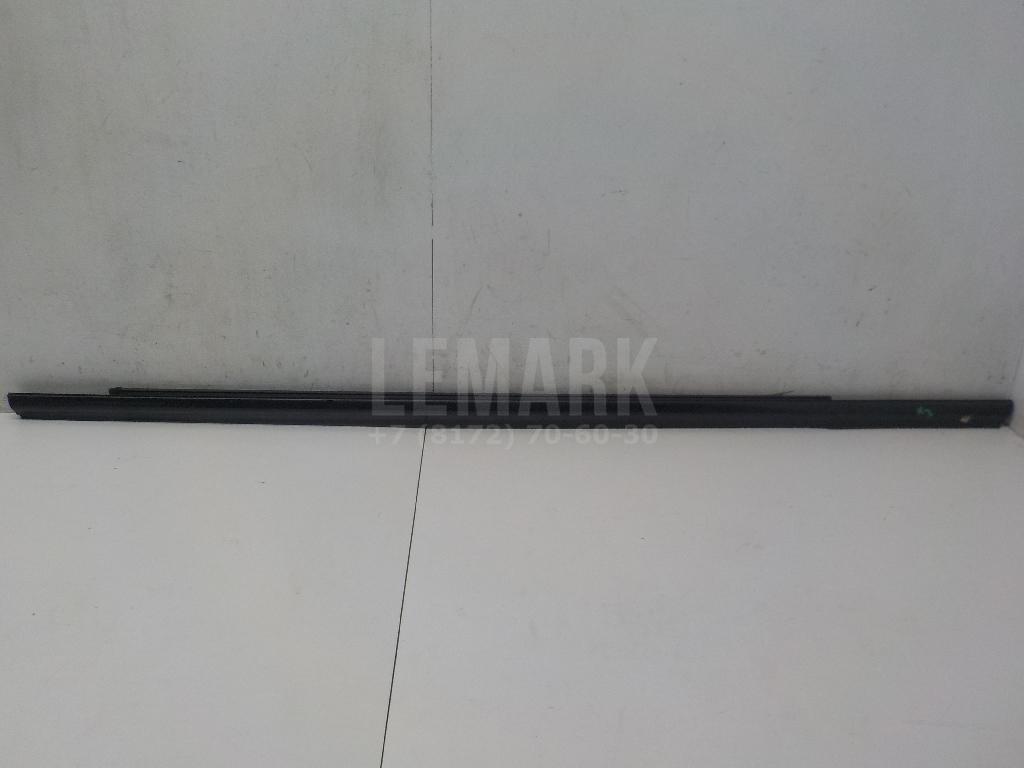 Накладка стекла заднего правого 832202P000 Hyundai-Kia