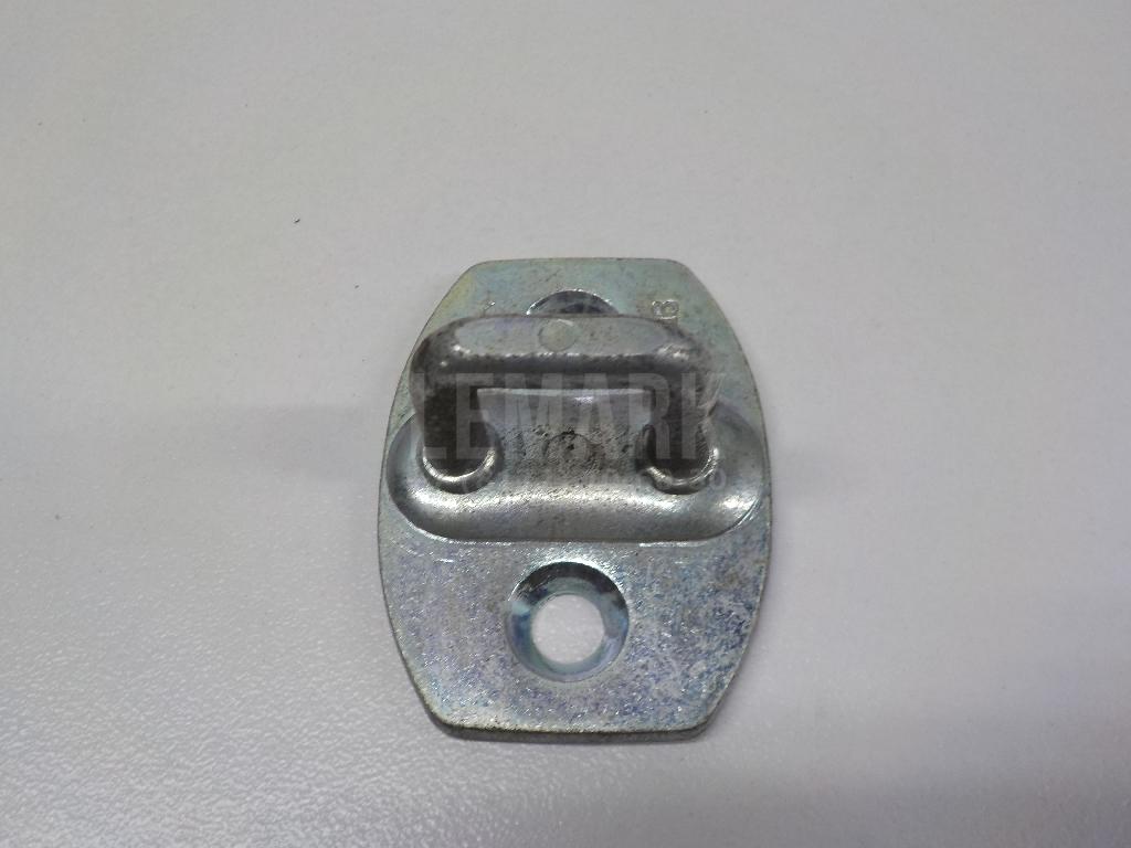 Ответная часть замка двери 69410AA030 Toyota