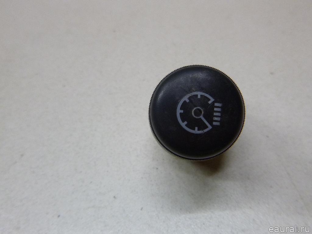Кнопка освещения панели приборов