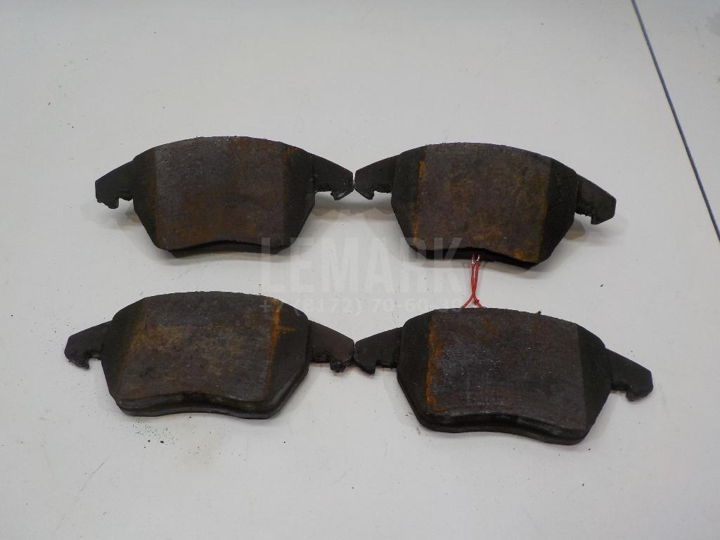 Колодки тормозные передние к-кт 3C0698151D VAG