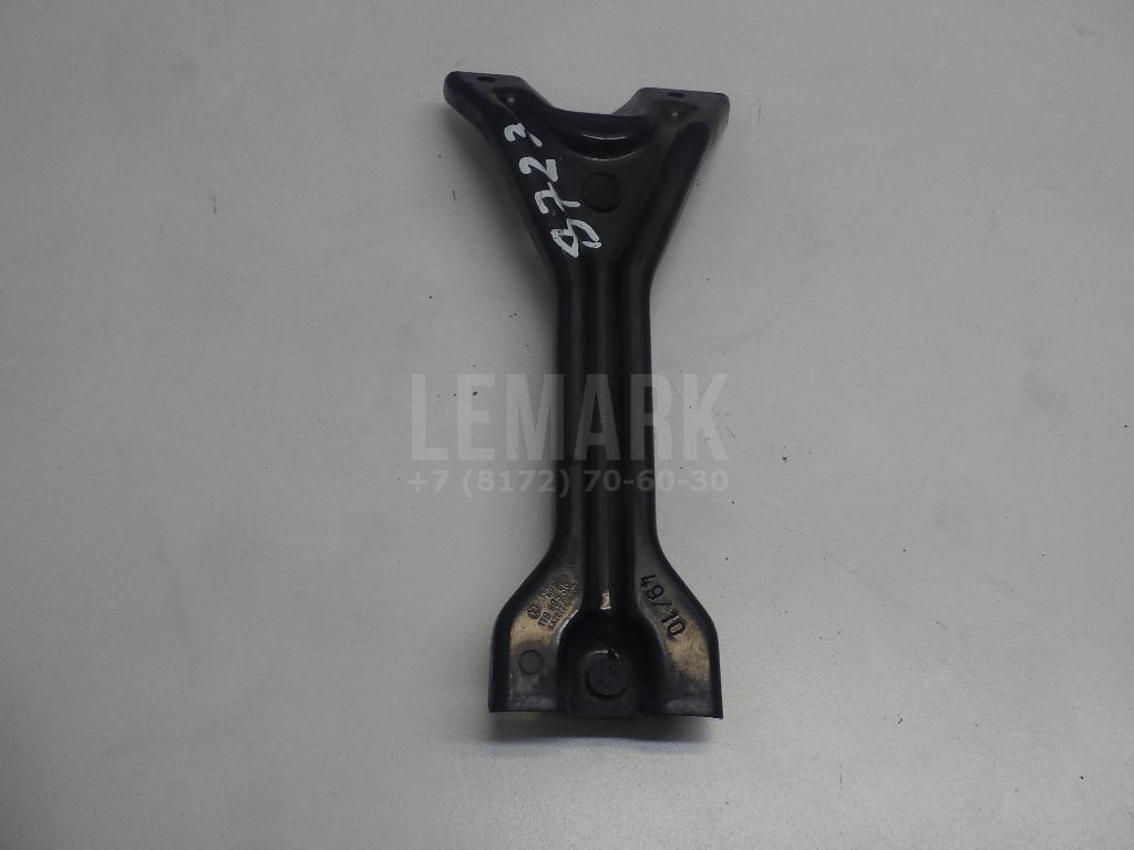 Кронштейн передней панели 1T0805567 VAG
