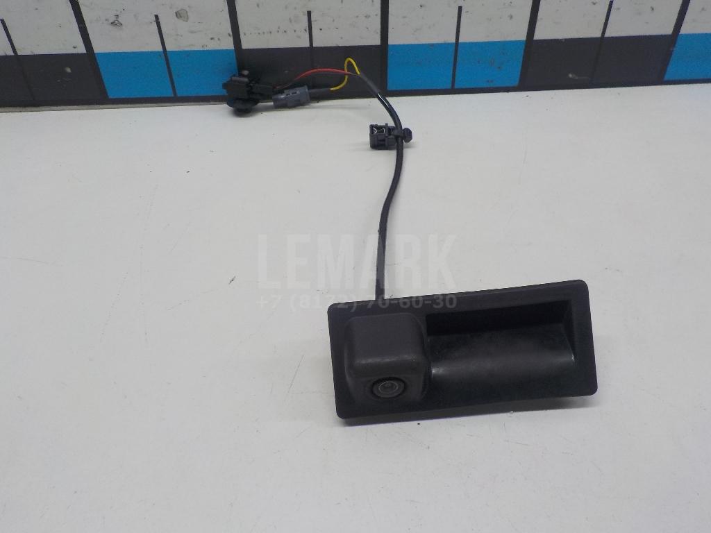 Камера заднего вида 5N0827566A VAG