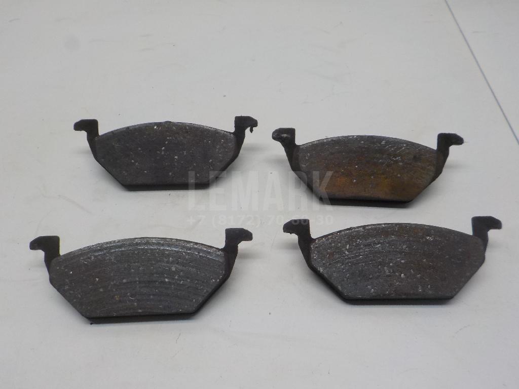 Колодки тормозные передние к-кт 1J0698151C VAG