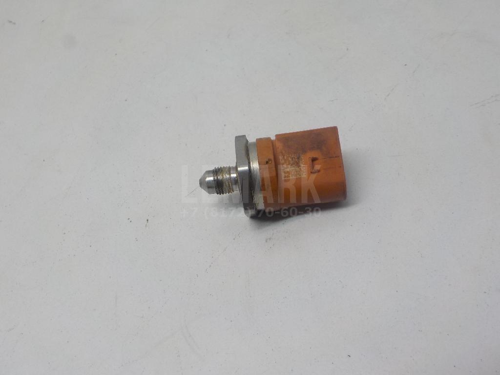 Датчик давления топлива 06J906051D VAG