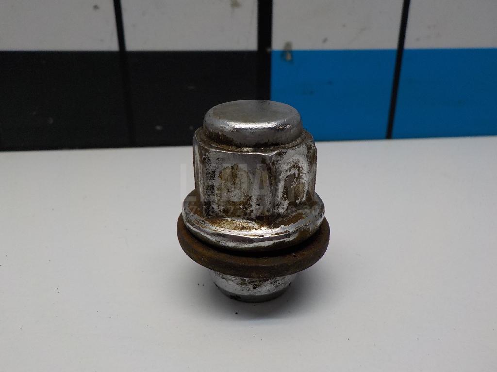 Гайка колеса MB579290 Mitsubishi