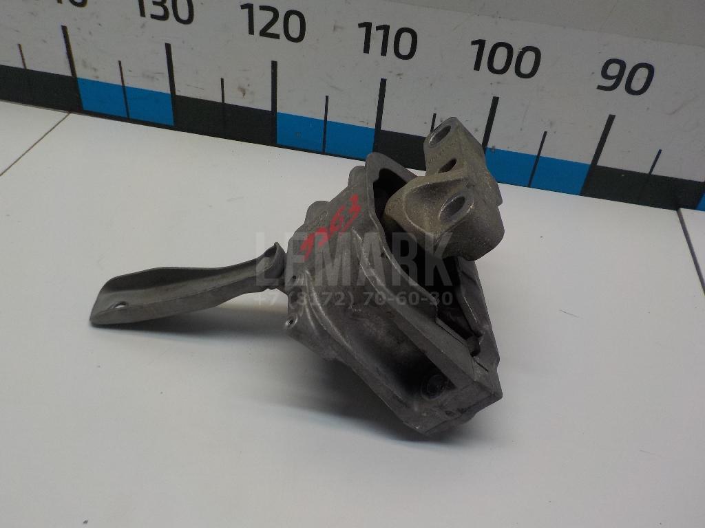 Опора двигателя правая 8J0199262 VAG