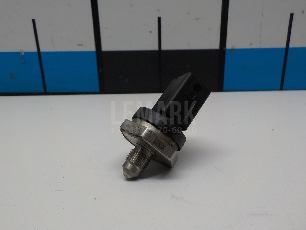 Датчик давления топлива 06H906051G VAG