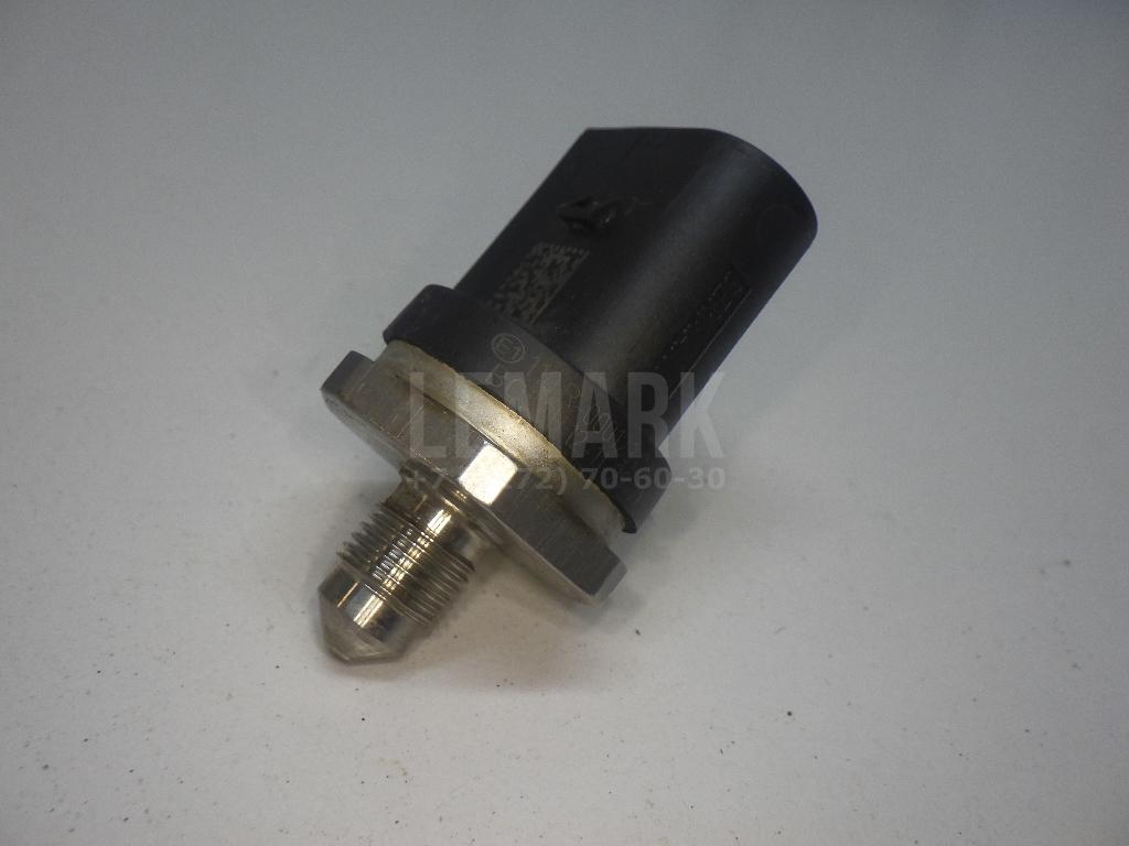 Датчик давления топлива 06J906051F VAG